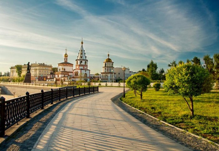 Топ-25 мест куда поехать в апреле 2023: по России, за границу, на море, в горы