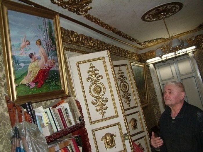 Старенький домик в Брянске прячет в себе королевские апартаменты