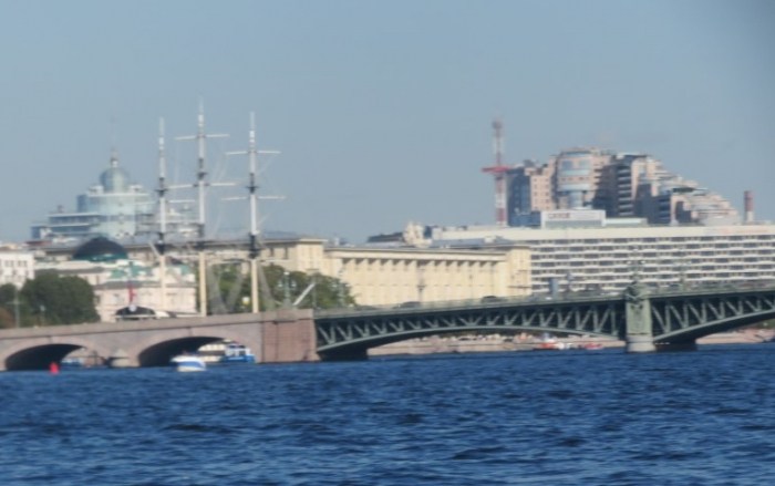 На катамаране от Дворцовой набережной к Острову фортов: по Малой Неве ( 24 фото )
