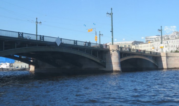 На катамаране от Дворцовой набережной к Острову фортов: по Малой Неве ( 24 фото )