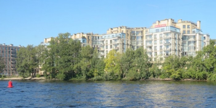 На катамаране от Дворцовой набережной к Острову фортов: по Малой Неве ( 24 фото )
