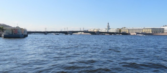 На катамаране от Дворцовой набережной к Острову фортов: по Малой Неве ( 24 фото )
