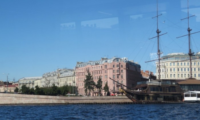 На катамаране от Дворцовой набережной к Острову фортов: по Малой Неве ( 24 фото )