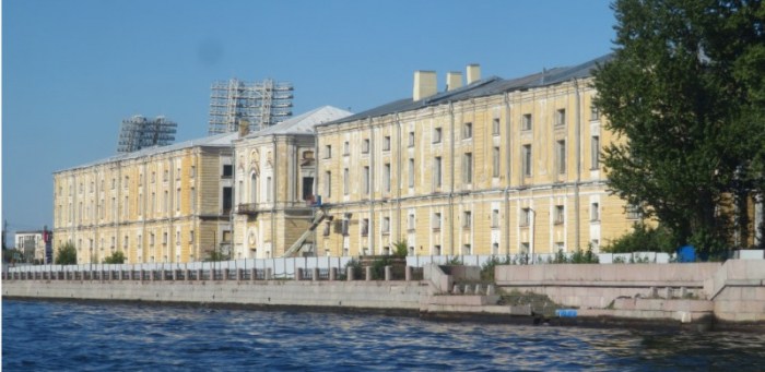 На катамаране от Дворцовой набережной к Острову фортов: по Малой Неве ( 24 фото )