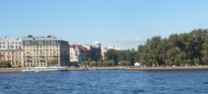 На катамаране от Дворцовой набережной к Острову фортов: по Малой Неве ( 24 фото )