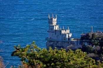 Пять человек стали жертвами урагана в Крыму