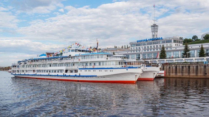 Депутат Тарбаев порекомендовал речные круизы в города Поволжья