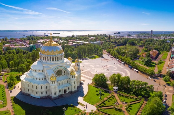 6 лучших водных экскурсий в Санкт-Петербурге
