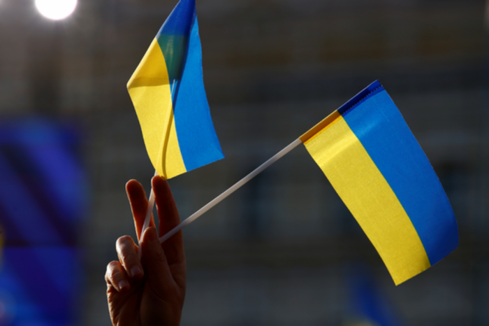 Толпа оголтелых &laquo;сирот хэроев ато&raquo; в греческой гостинице размахивала украинскими флагами