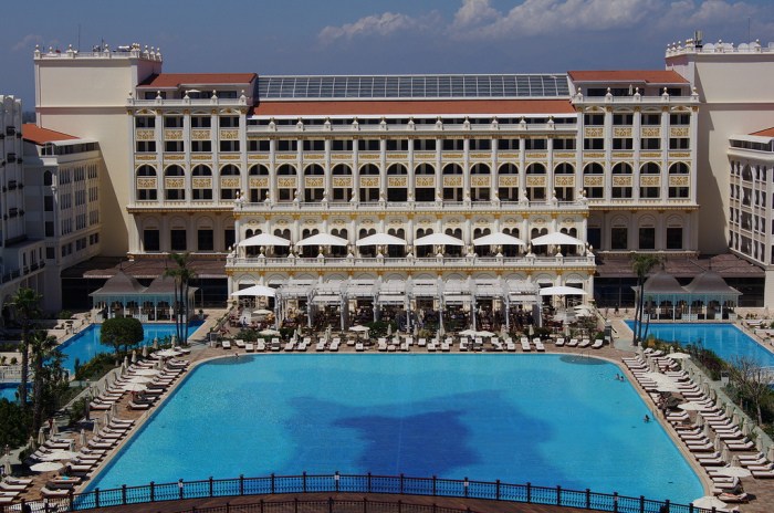 Турецкий Titanic Mardan Palace удивит своими сюрпризами