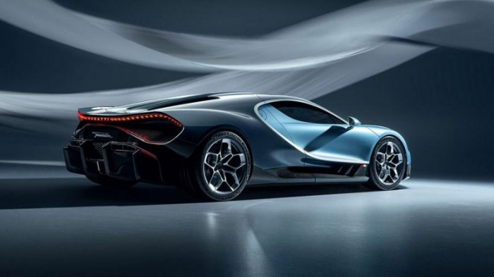 Bugatti показала Tourbillon: 1800 гибридных сил и хронометры в салоне Bugatti показала Tourbillon: 1800 гибридных сил и хронометры в салоне