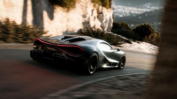 Bugatti показала Tourbillon: 1800 гибридных сил и хронометры в салоне Bugatti показала Tourbillon: 1800 гибридных сил и хронометры в салоне
