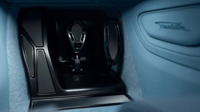 Bugatti показала Tourbillon: 1800 гибридных сил и хронометры в салоне Bugatti показала Tourbillon: 1800 гибридных сил и хронометры в салоне