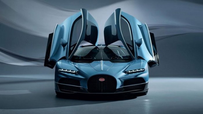 Bugatti показала Tourbillon: 1800 гибридных сил и хронометры в салоне Bugatti показала Tourbillon: 1800 гибридных сил и хронометры в салоне
