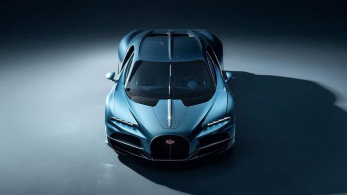 Bugatti показала Tourbillon: 1800 гибридных сил и хронометры в салоне Bugatti показала Tourbillon: 1800 гибридных сил и хронометры в салоне