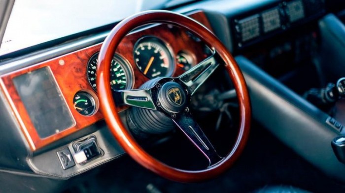 Уникальный внедорожник Lamborghini уйдёт с молотка