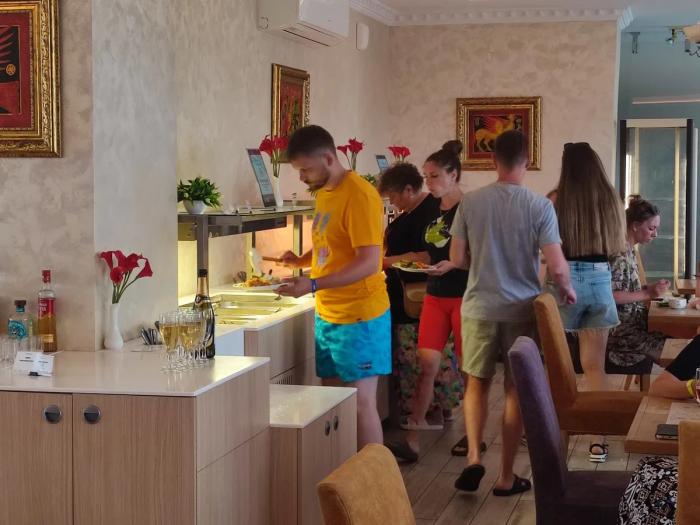 В Анапу на &laquo;все включено&raquo; за приемлемые деньги: обзор семейной сетевой четверки в Витязево