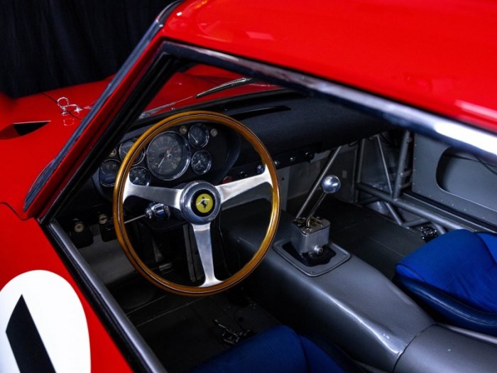 Раритетный суперкар Ferrari 250 GTO 1962 года выпуска Раритетный суперкар Ferrari 250 GTO 1962 года выпуска