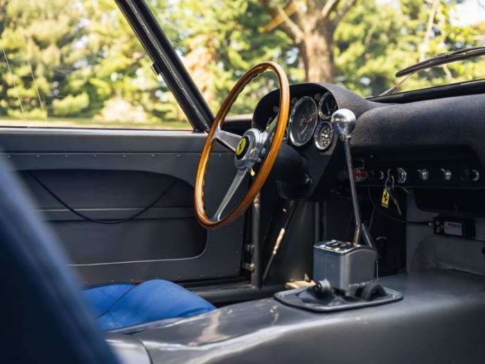 Раритетный суперкар Ferrari 250 GTO 1962 года выпуска Раритетный суперкар Ferrari 250 GTO 1962 года выпуска