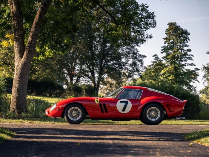 Раритетный суперкар Ferrari 250 GTO 1962 года выпуска Раритетный суперкар Ferrari 250 GTO 1962 года выпуска