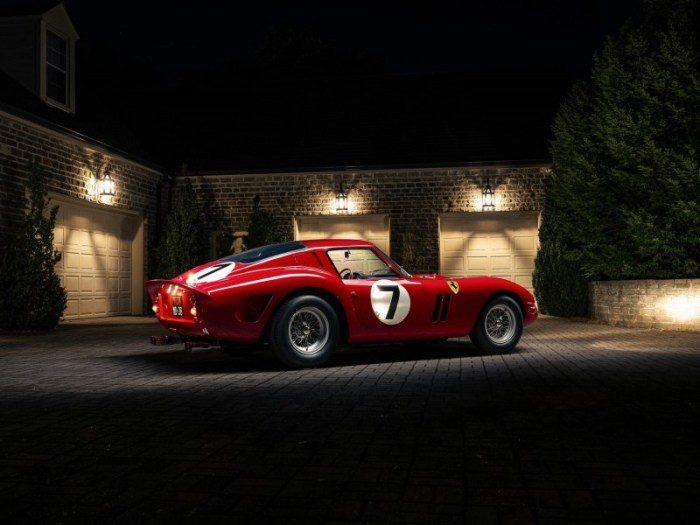Раритетный суперкар Ferrari 250 GTO 1962 года выпуска Раритетный суперкар Ferrari 250 GTO 1962 года выпуска
