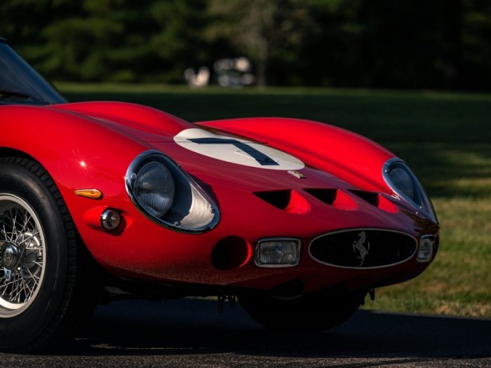 Раритетный суперкар Ferrari 250 GTO 1962 года выпуска Раритетный суперкар Ferrari 250 GTO 1962 года выпуска