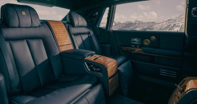 Rolls-Royce представил Phantom Goldfinger, созданный к 60-летию фильма о Джеймсе Бонде (7 фото)