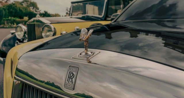 Rolls-Royce представил Phantom Goldfinger, созданный к 60-летию фильма о Джеймсе Бонде (7 фото)