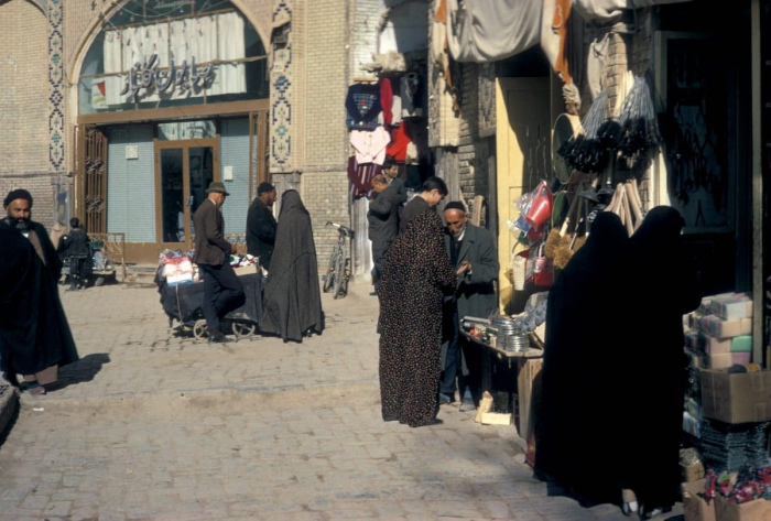 Тонкий Восток и модный Запад: фототур американца по Ирану в 1967 году Тонкий Восток и модный Запад: фототур американца по Ирану в 1967 году