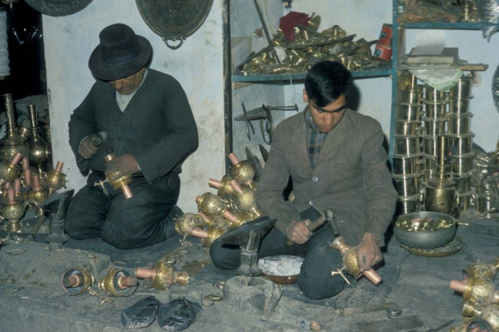 Тонкий Восток и модный Запад: фототур американца по Ирану в 1967 году Тонкий Восток и модный Запад: фототур американца по Ирану в 1967 году