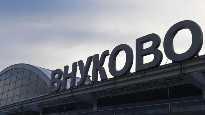Суд обязал работника Внуково выплатить 655 тысяч рублей за посещение бизнес-зала