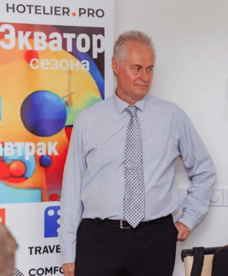 ПМЭФ НЕ СПАС, ИИ ПОМОГАЕТ, ПАКЕТЫ ВОЗВРАЩАЮТСЯ: ГЛАВНЫЕ ВЫВОДЫ ЭКВАТОРА СЕЗОНА САНКТ-ПЕТЕРБУРГА